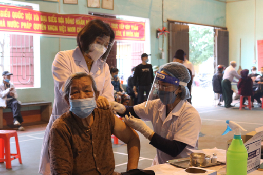 TP Bắc Giang 521 người tiêm mũi 1 đợt cao điểm tiêm vắc - xin phòng dịch cho người có bệnh lý nền