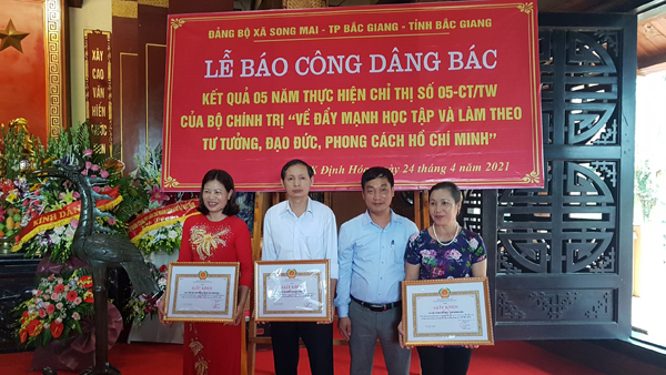 Song Mai báo công dâng Bác tại Khu di tích lịch sử Quốc gia đặc biệt ATK Định Hóa, tỉnh Thái Nguyên