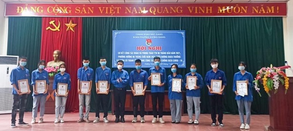 Đoàn thanh niên phường Xương Giang biểu dương 36 đoàn viên, thanh niên tham gia công tác phòng,...
