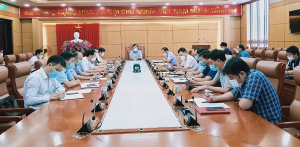 Phó Chủ tịch UBND tỉnh Phan Thế Tuấn làm việc với thành phố về kết quả khôi phục các hoạt động...