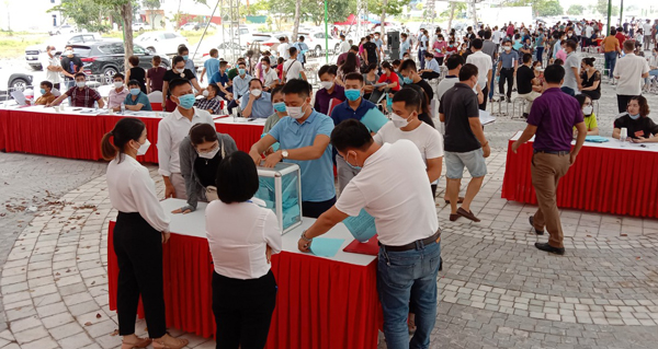 Thành phố tổ chức đấu giá thành công 102 lô đất ở thuộc phường Đa Mai