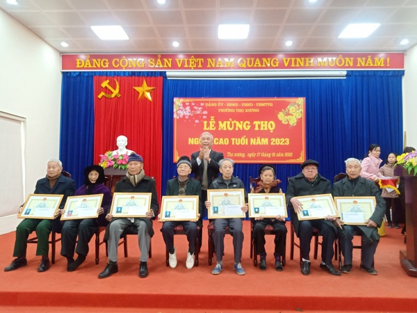 UBND phường Thọ Xương tổ chức Lễ mừng thọ người cao tuổi năm 2023