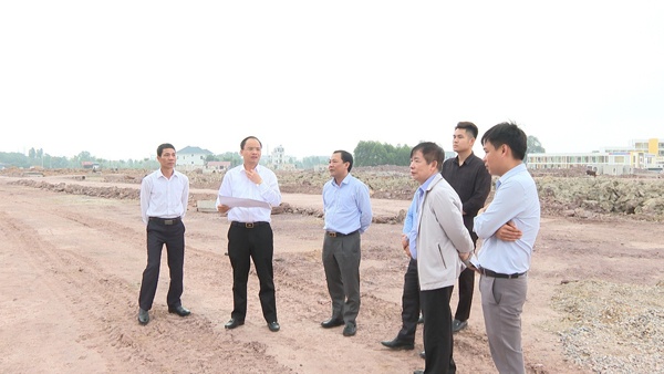 Đồng chí Đặng Đình Hoan, Chủ tịch UBND thành phố kiểm tra một số dự án GPMB năm 2023 trên địa bàn...