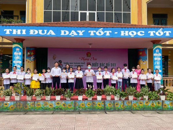 Hội đồng Đội thành phố tổ chức điểm Ngày hội “Thiếu nhi thành phố Bắc Giang thi đua làm theo 5...