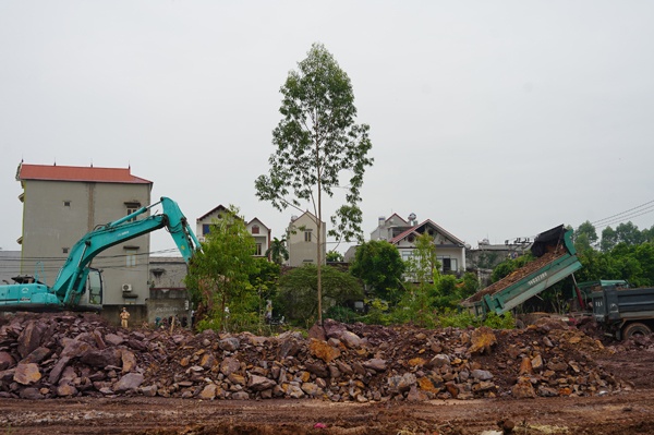 Cưỡng chế thu hồi đất thực hiện Dự án: Khu dân cư cạnh Trường Tiểu học Tân Tiến thuộc Khu 4, Khu...