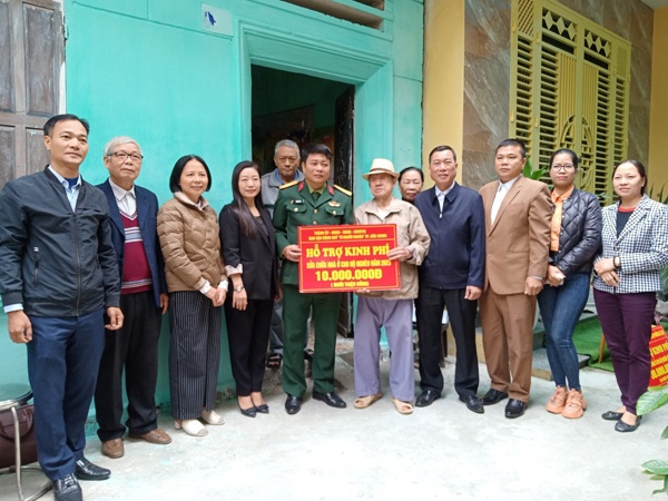 Phường Lê Lợi trao kinh phí hỗ trợ sửa chữa nhà ở cho hộ nghèo trên địa bàn