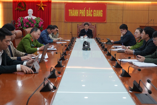 TP. Bắc Giang tham dự hội nghị trực tuyến toàn quốc sơ kết 2 năm thực hiện Đề án 06 của Chính phủ...