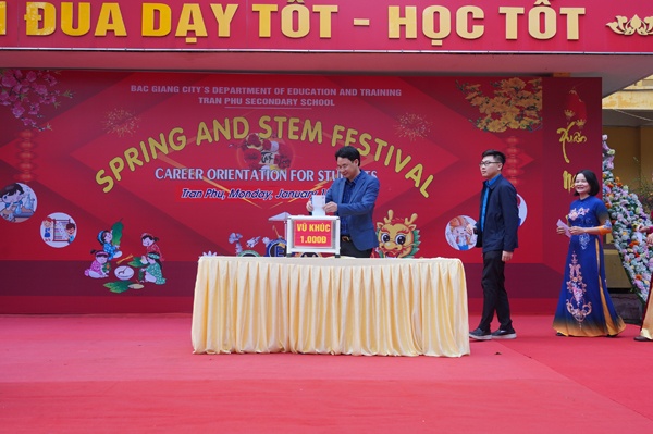 Trường THCS Trần Phú tổ chức Ngày hội tiếng Anh
