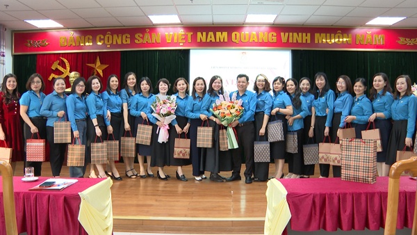 LĐLĐ thành phố tuyên truyền nghị quyết XIII của Tổng LĐLĐ Việt Nam, nói chuyện về bình đẳng giới...