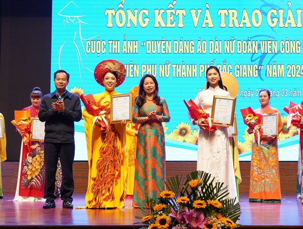 Chương trình văn nghệ chào mừng ngày Quốc tế phụ nữ và Đại hội đại biểu  MTTQ Việt Nam các cấp...