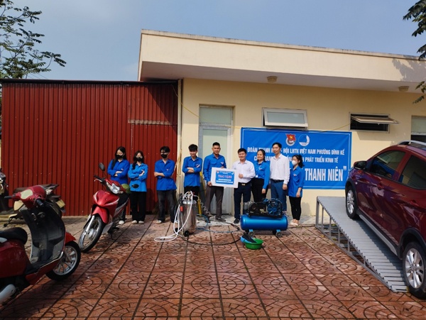 Đoàn phường Dĩnh Kế ra mắt mô hình "rửa xe thanh niên" hỗ trợ thanh niên lập nghiệp, gây quỹ giúp...