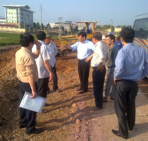 Chủ tịch UBND thành phố Dương Văn Thái kiểm tra công tác GPMB và thi công đường 398
