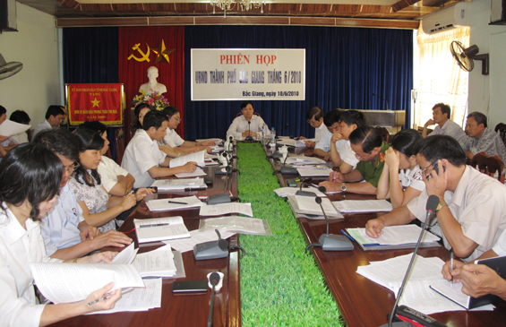 UBND thành phố Bắc Giang họp phiên thường kỳ tháng 6                                             ...
