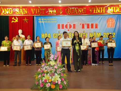 Hội Thi hòa giải viên giỏi thành phố Bắc Giang năm 2012                                          ...