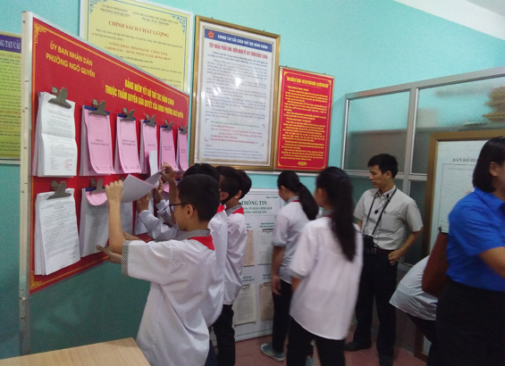 Trường THCS Ngô Sỹ Liên thăm quan bộ phận một cửa phường Ngô Quyền